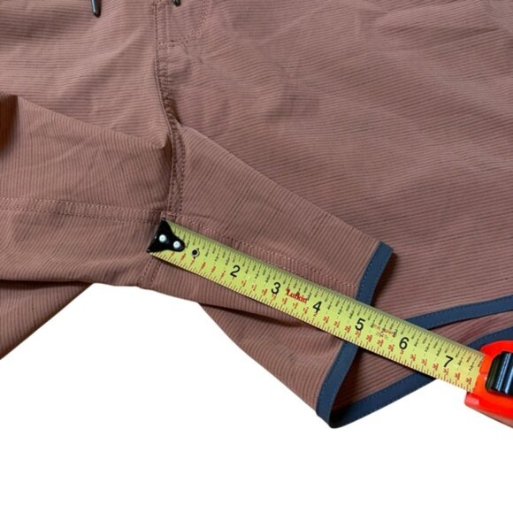 Vuori Men 5" Shorts Size L - Picture 7 of 7